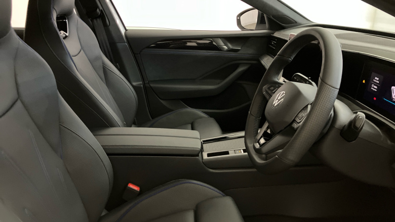 Volkswagen Passat 1.5 eTSI R-Line 5dr DSG Petrol Estate